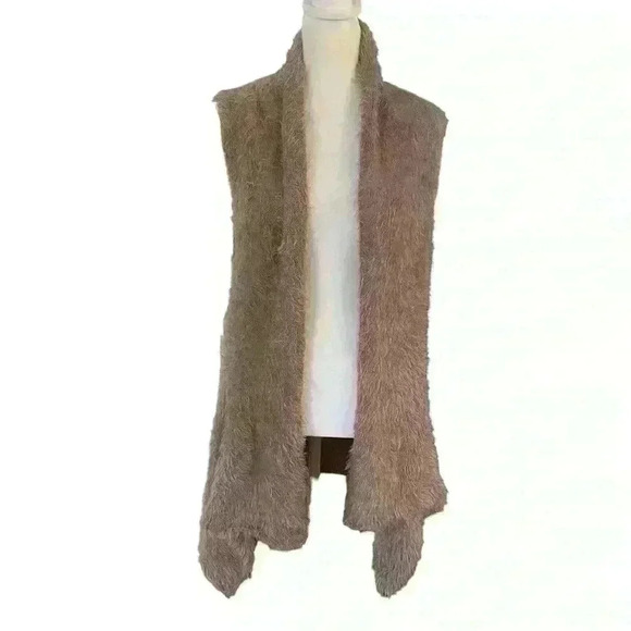 Escio Duster Women's Eyelash Knit Sweater Vest Size M Tan Crochet Back Boho Cozy - Picture 1 of 11